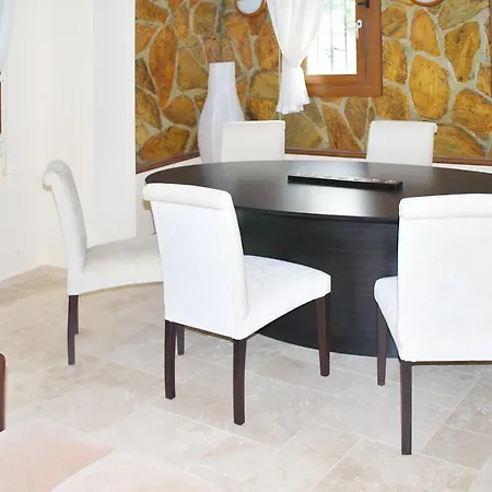 Case de vacanță House With 4 Bedrooms In Kusadasi With Private Pool And Enclosed Garden 2 Km From The Beach Soğucak