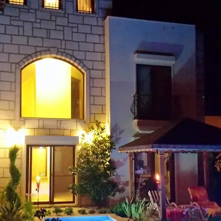 Case de vacanță House With 4 Bedrooms In Kusadasi With Private Pool And Enclosed Garden 2 Km From The Beach Soğucak