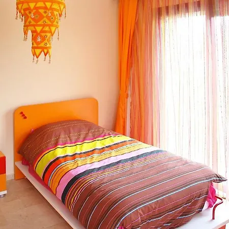 Case de vacanță House With 4 Bedrooms In Kusadasi With Private Pool And Enclosed Garden 2 Km From The Beach *