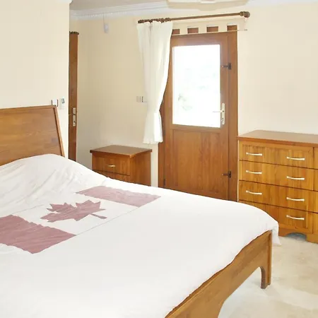 Case de vacanță House With 4 Bedrooms In Kusadasi With Private Pool And Enclosed Garden 2 Km From The Beach